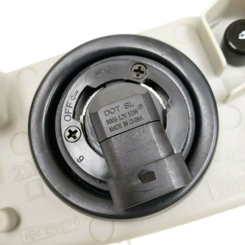 Fog Lights  For 1998-2007 Toyota Land Cruiser (OE Style Clear Lens with Adapter Plugs, Bulb) OE#TO2592101 / TO2593101, 81220-60042 / 81210-60122