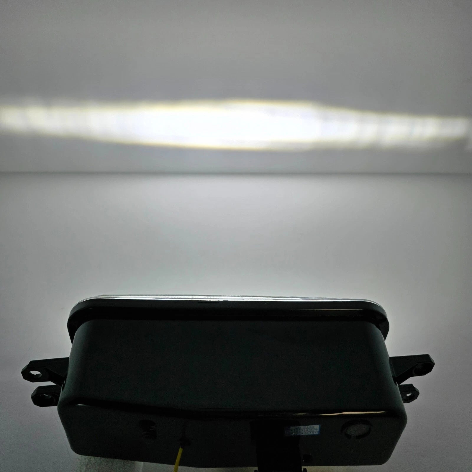 Clear Lens LED Fog Light Kit For 2022-2025 Toyota Tundra with Wires Switch Relay Dual-Colors With Additional Signal Light Functi