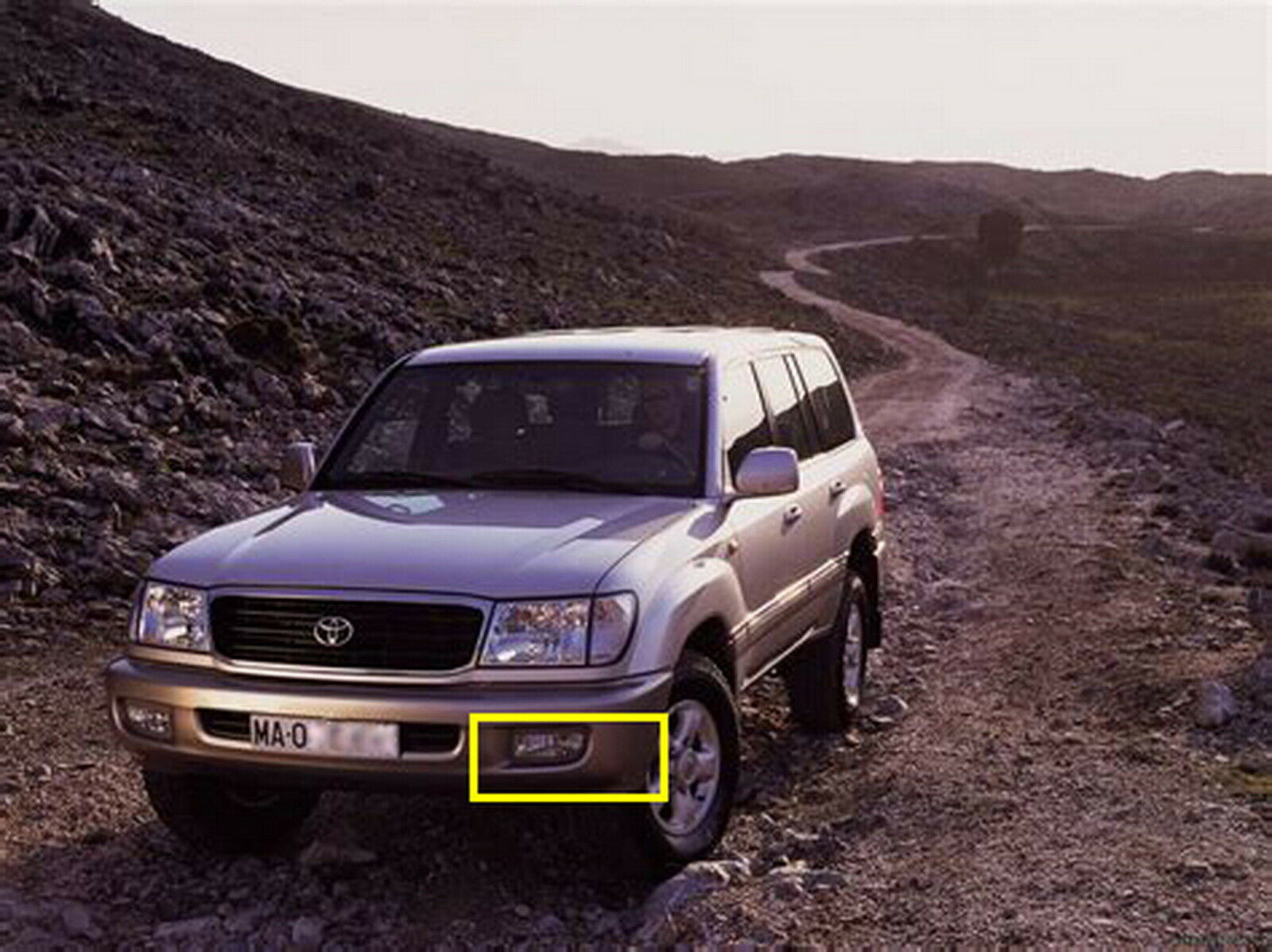 Fog Lights  For 1998-2007 Toyota Land Cruiser (OE Style Clear Lens with Adapter Plugs, Bulb) OE#TO2592101 / TO2593101, 81220-60042 / 81210-60122