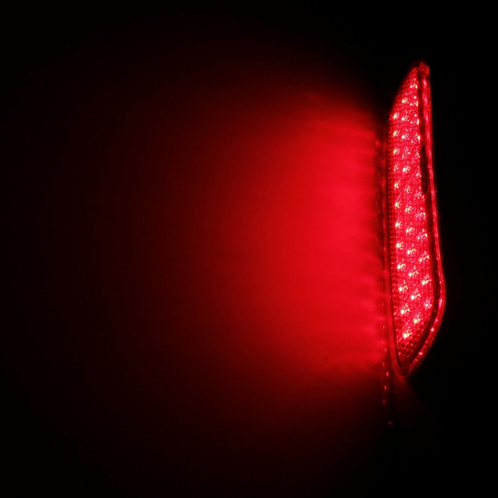 2x Red Bumper Reflector LED Tail Brake Stop Lights For 1998-2007 Toyota Land Cruiser / Land Cruiser Amazon / Land Cruiser Cygnus / 100-Series Cruisers