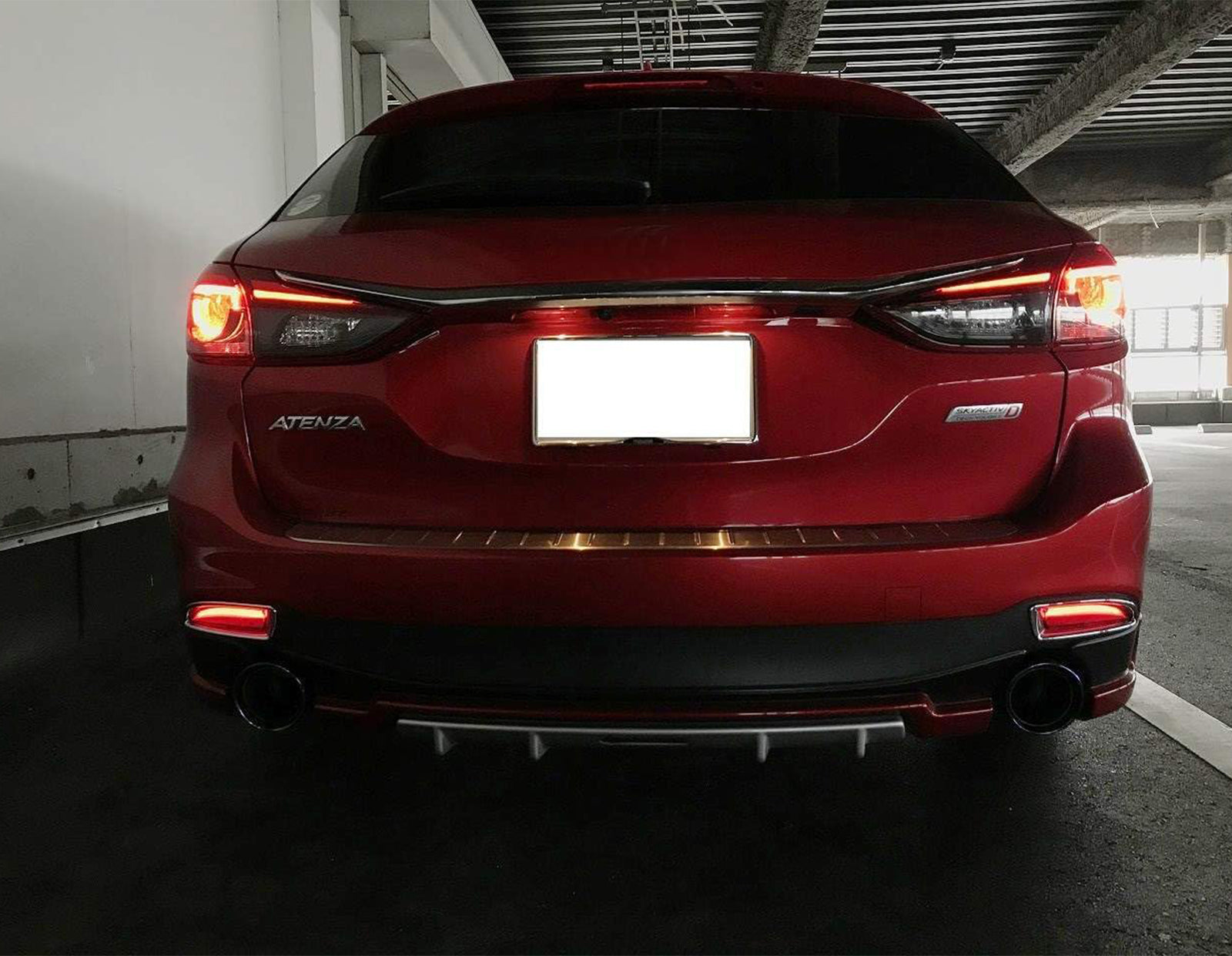 2x Red Lens Bumper Reflector LED Tail Stop Brake Light For Mazda 5 6 Mazda 3 4DR OEM#D350-51-5L0C, D350-51-5L0E; D350-51-5M0C, D350-51-5M0E