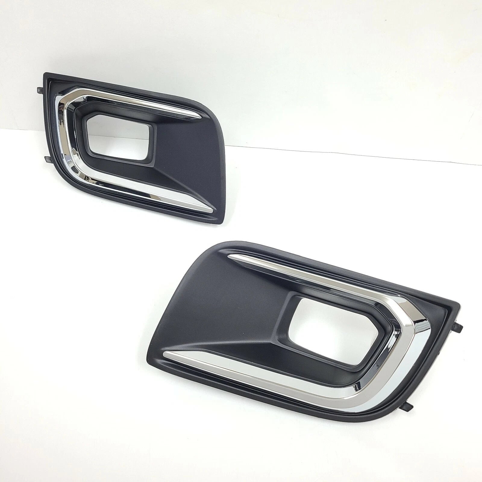 Clear Lens LED Fog Driving Lights Kit For 2018-2022 Toyota Sequoia Chrome Bezel Wire Harness Switch Kit Assembly OEM#81210-0C030 / 81220-0C030 TO2592140 / TO2593140 52030-0C020 / 52040-0C020 TO1038219 / TO1039219
