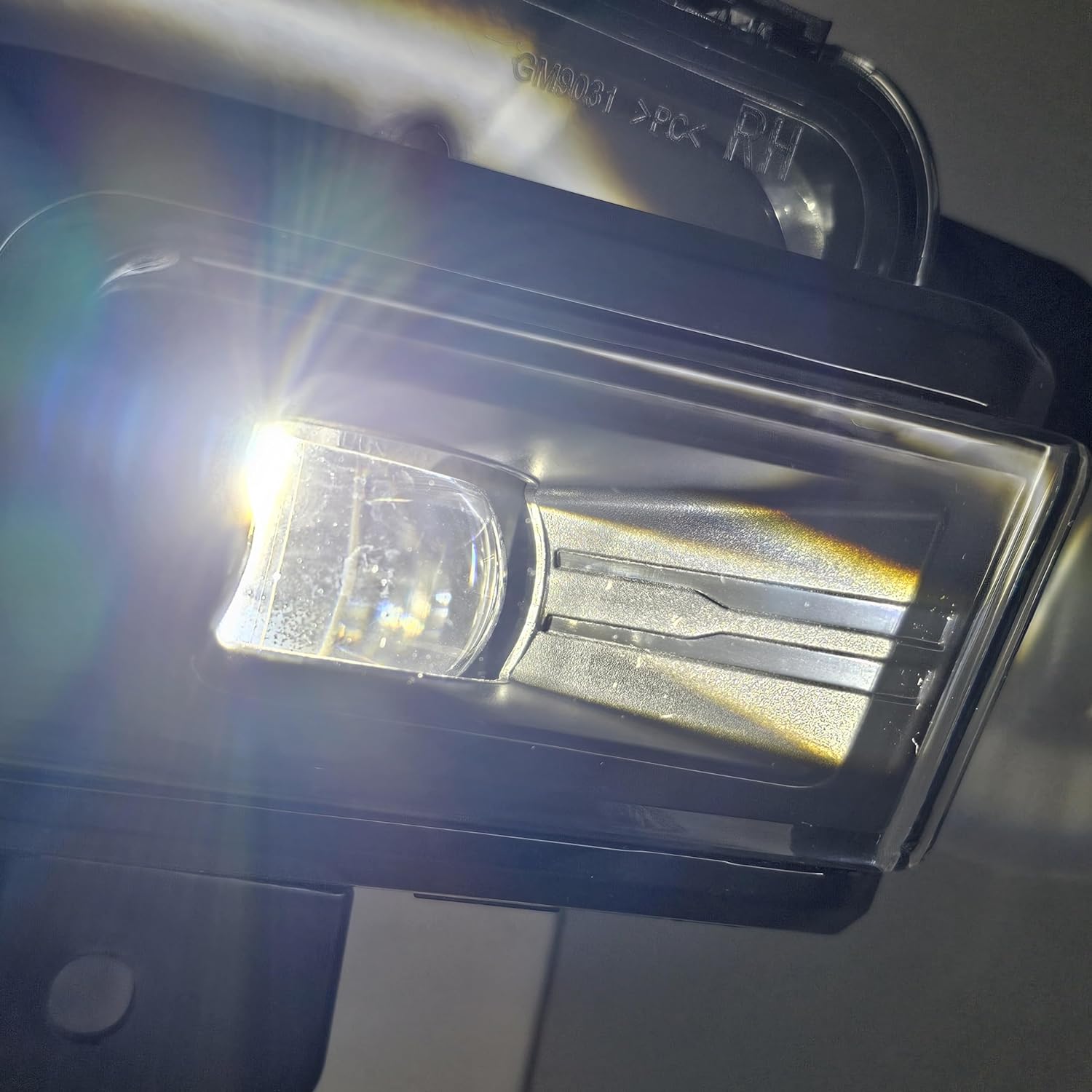 Clear Lens LED Fog Lights Kit For 2022 2023 2024 2025 GMC Sierra 1500  AT4 / DENALI / SLT / PRO / SLE / ELEVATION with Switch Wire Bezel White OEM#84550846 / 84550845 GM2593338 / GM2592338