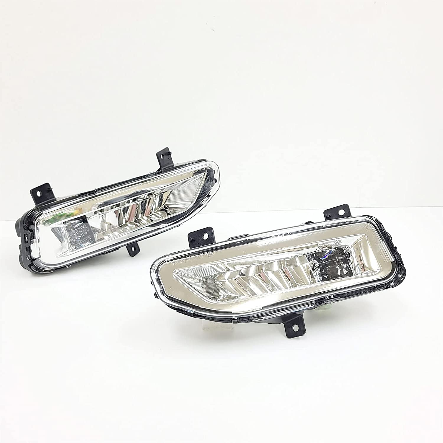 Clear Lens LED Fog Lights Kit For 2017-2018 Nissan Versa Note Hatchback  with Wires Switch Relay 6000K White OEM#261558995A, 261508995A,NI2592139, NI2593139 ﻿