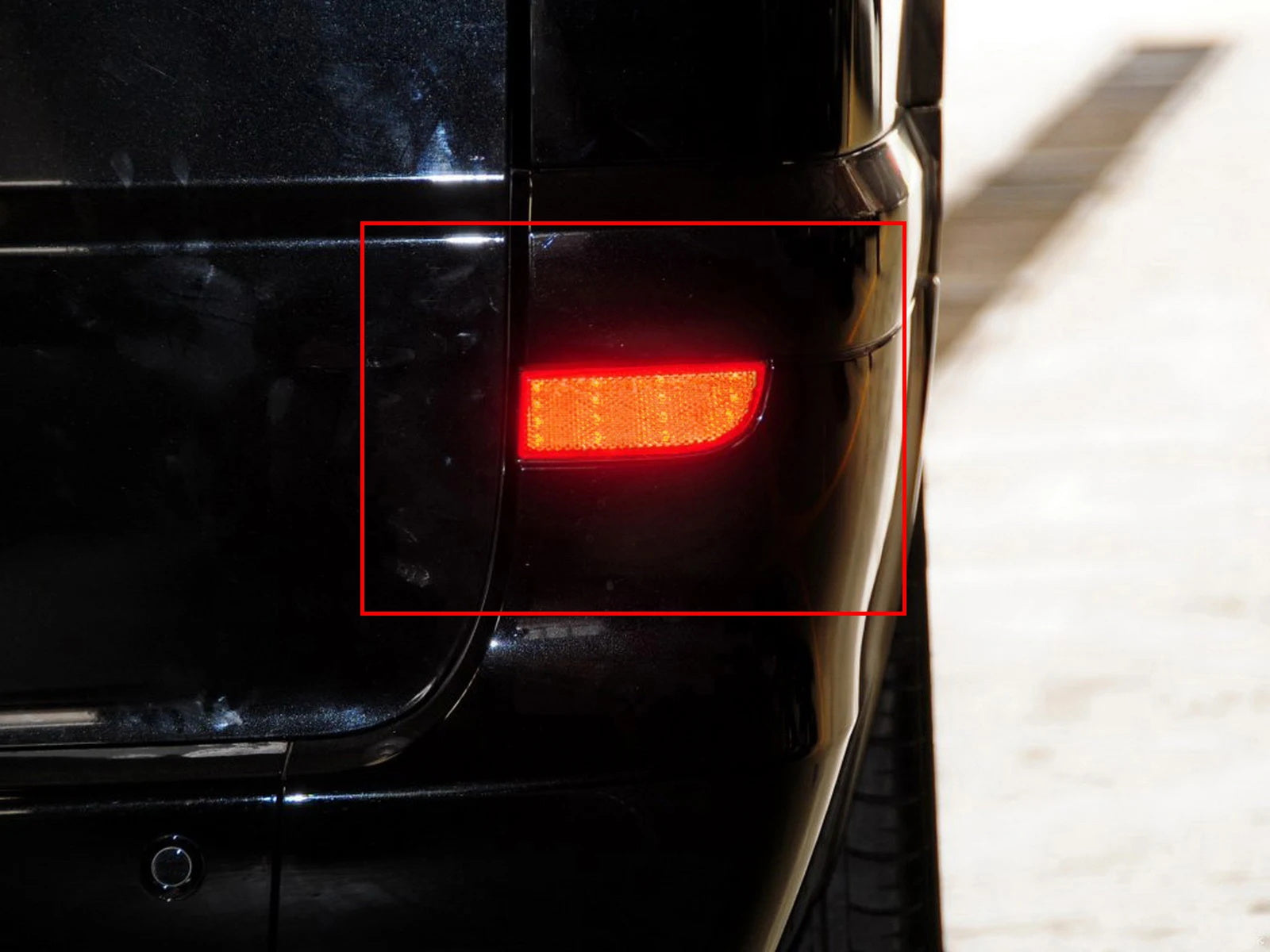 Red Lens LED Rear Bumper Reflector Brake Lights For 03-14 Mercedes-Benz Viano OEM#A6398260040, A6398260140, A6398260440, A6398260540