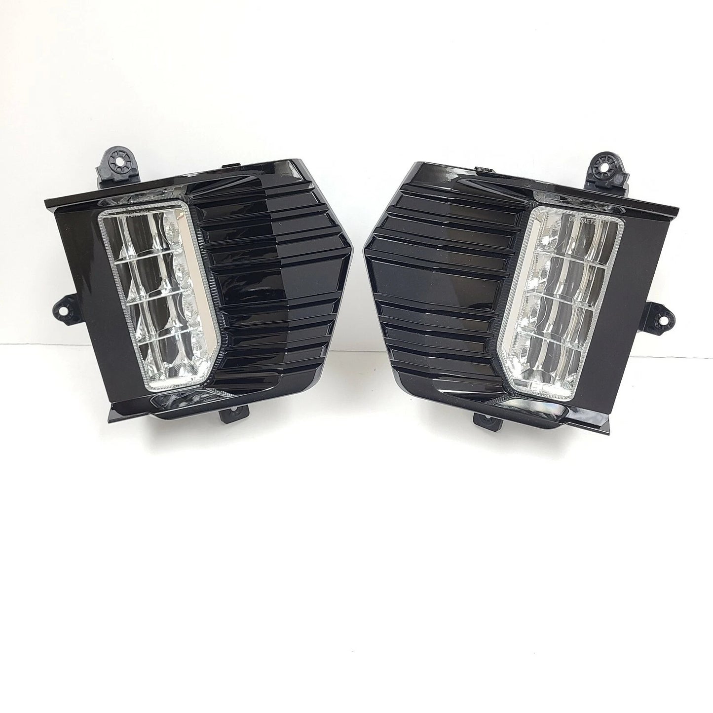 Clear Lens LED Fog Lights Kit For 2021-2023 GMC Yukon / Yukon XL with Switch Wire Bezel OEM# 84513247 / 84513246 / 84739476 / 84739475 GM2593331 / GM2592331 / GM2593335 / GM2592335