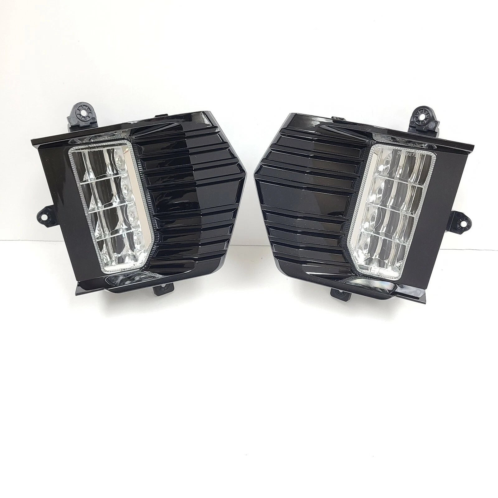 Clear Lens LED Fog Lights Kit For 2021-2023 GMC Yukon / Yukon XL with Switch Wire Bezel OEM# 84513247 / 84513246 / 84739476 / 84739475 GM2593331 / GM2592331 / GM2593335 / GM2592335