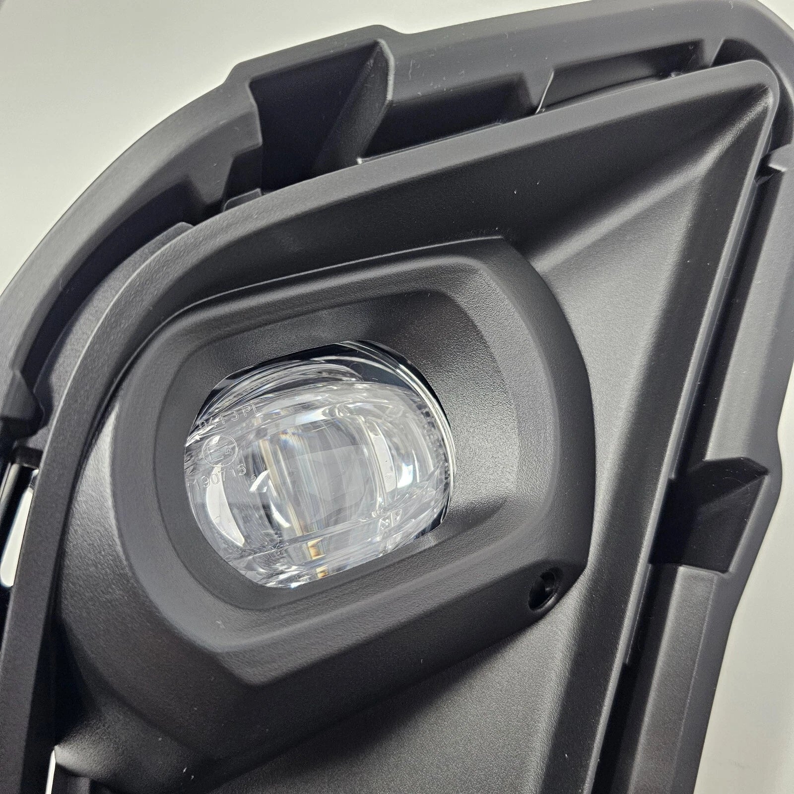 For 2024-2025 Toyota Grand Highlander XLE LIMITED PLATINUM HYBRID LED Dual Color White Yellow Fog Light Kit